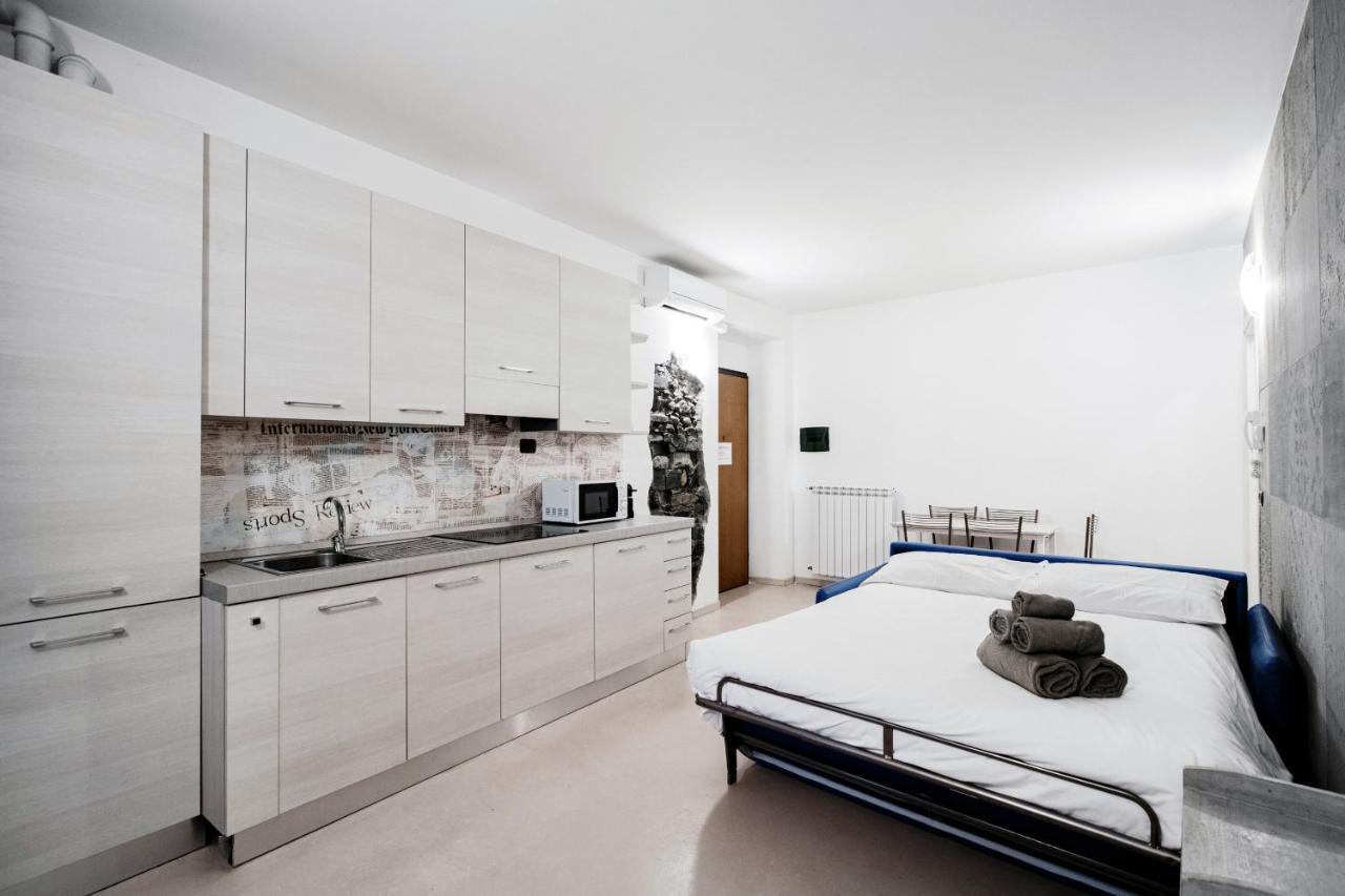 Blue Loft - The House Of Travelers Appartement Como Buitenkant foto